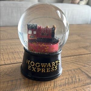 Hogwarts Express Snow Globe - Black and Red